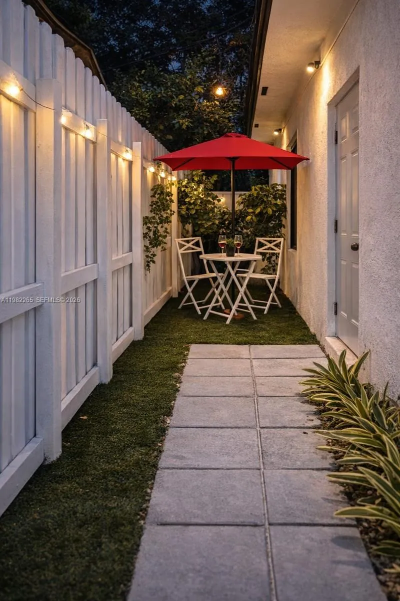 613 NW 10th St # 2, Hallandale Beach FL 33009