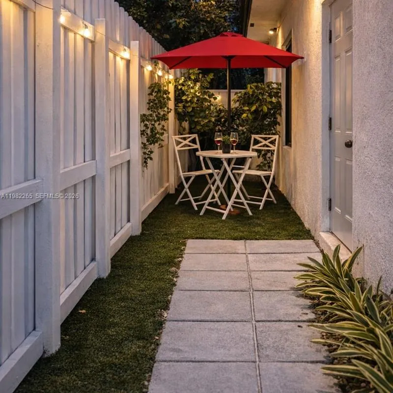 613 NW 10th St # 2, Hallandale Beach FL 33009