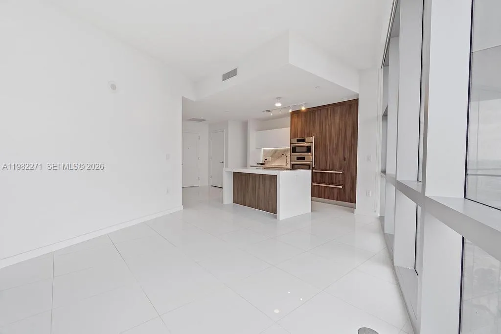 851 NE 1st Ave # 2102, Miami FL 33132