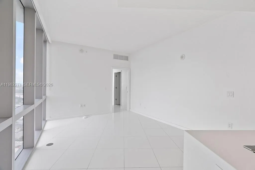 851 NE 1st Ave # 2102, Miami FL 33132