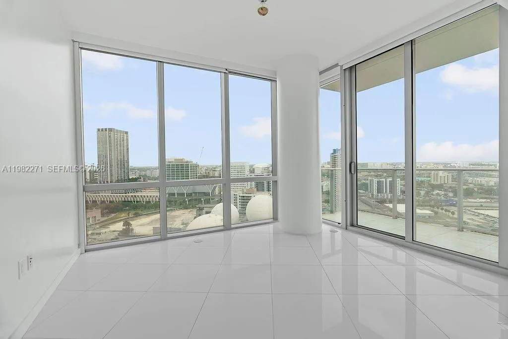 851 NE 1st Ave # 2102, Miami FL 33132