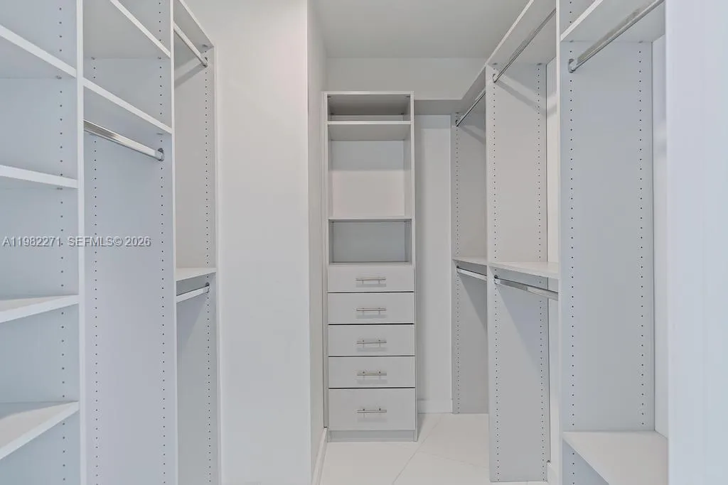 851 NE 1st Ave # 2102, Miami FL 33132