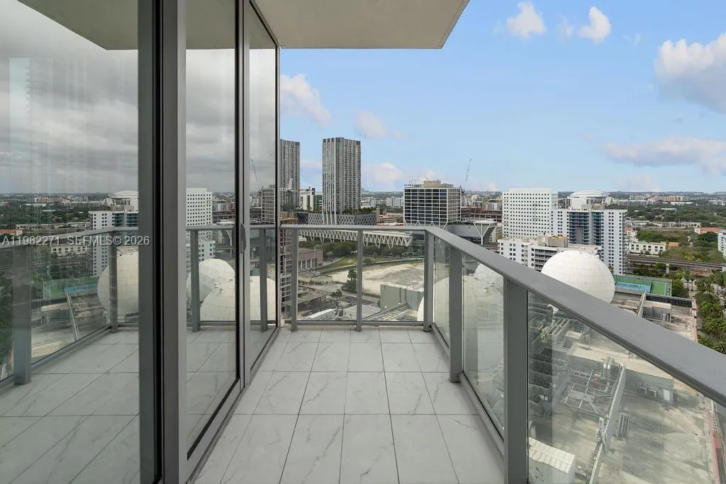 851 NE 1st Ave # 2102, Miami FL 33132
