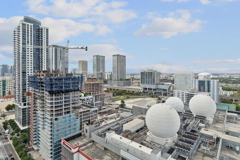 851 NE 1st Ave # 2102, Miami FL 33132