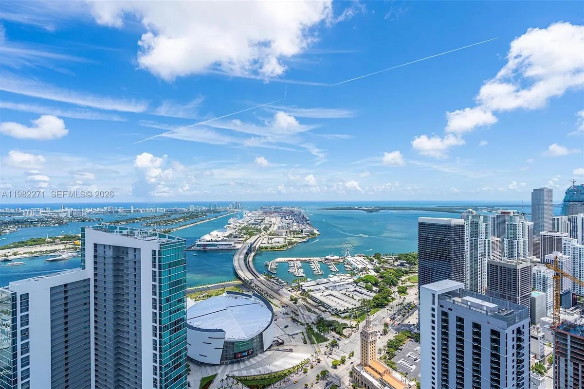 851 NE 1st Ave # 2102, Miami FL 33132