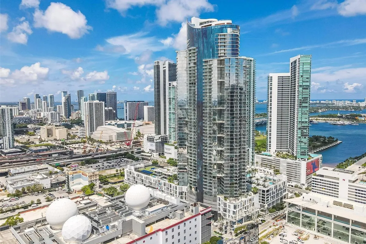 851 NE 1st Ave # 2102, Miami FL 33132