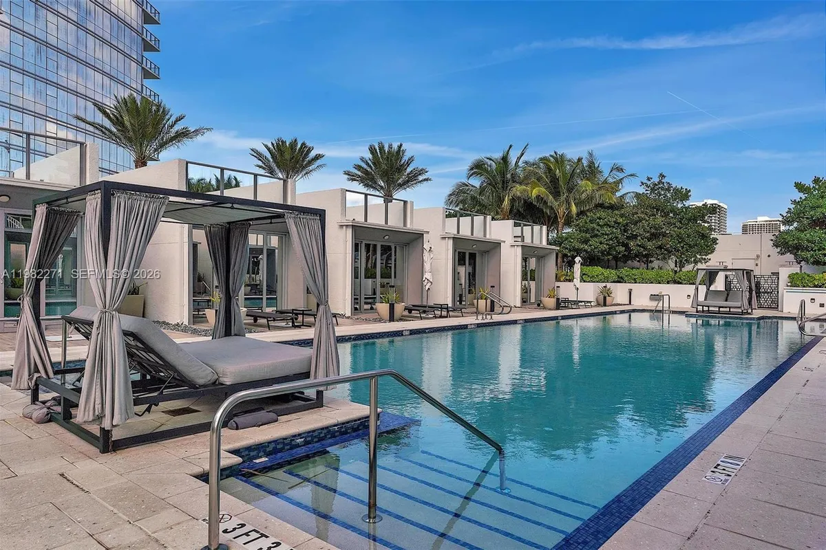 851 NE 1st Ave # 2102, Miami FL 33132