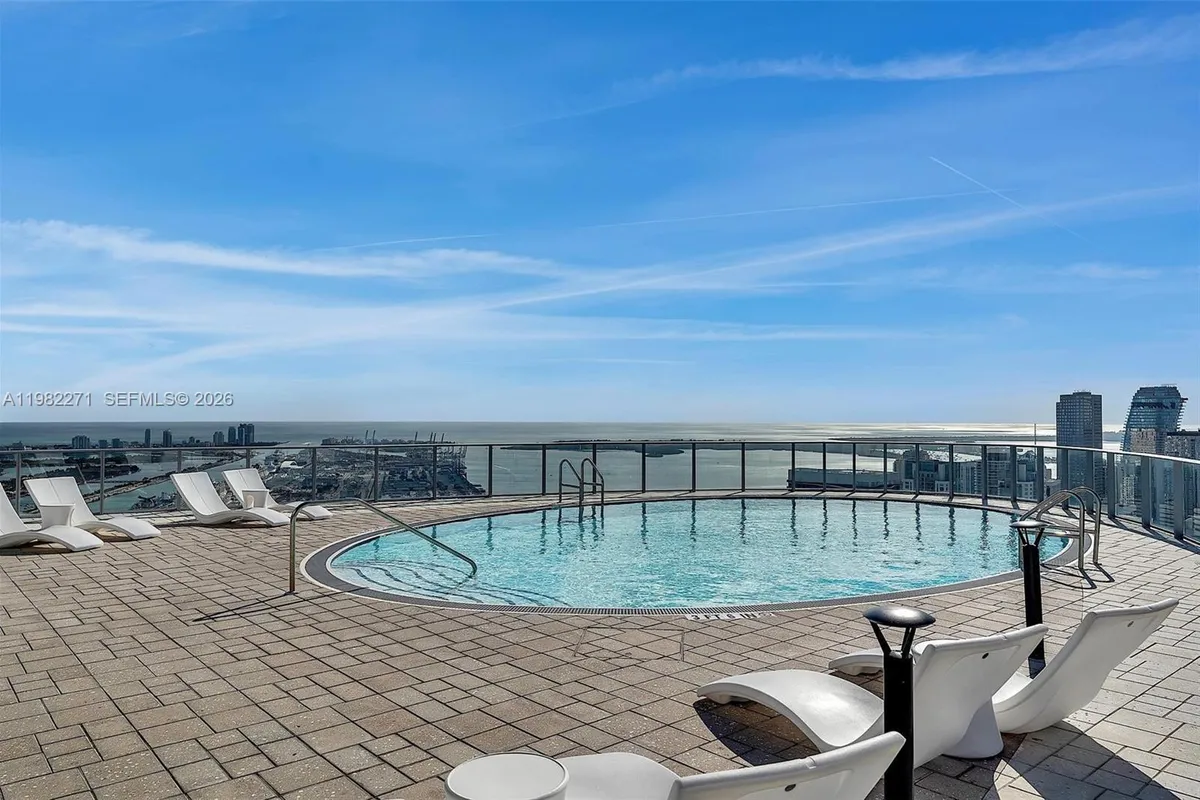 851 NE 1st Ave # 2102, Miami FL 33132