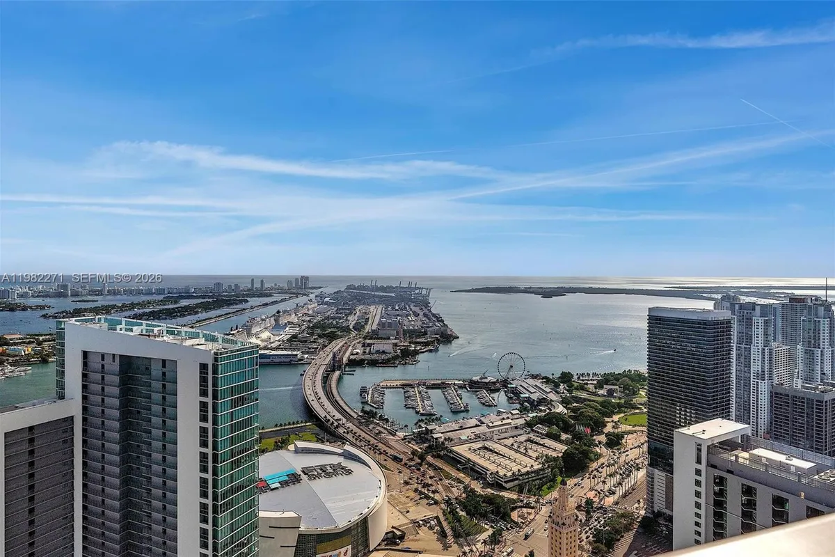 851 NE 1st Ave # 2102, Miami FL 33132