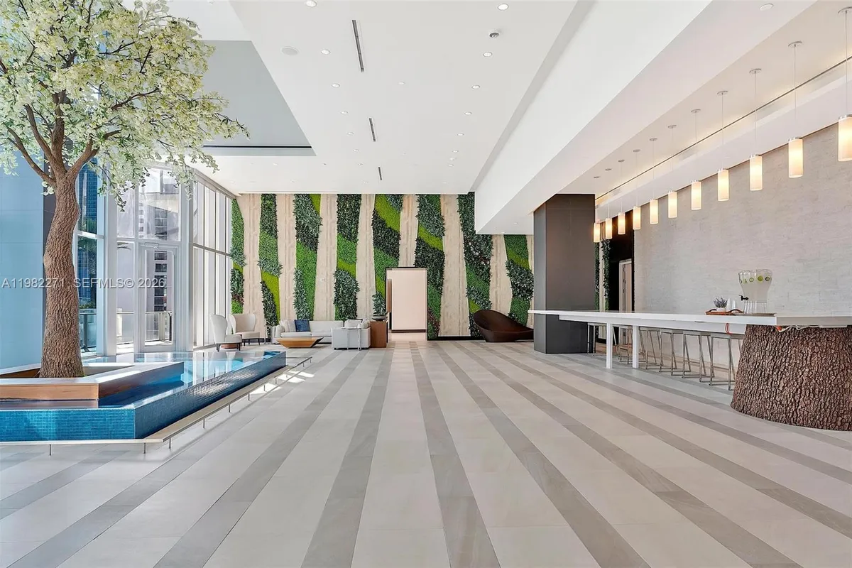 851 NE 1st Ave # 2102, Miami FL 33132