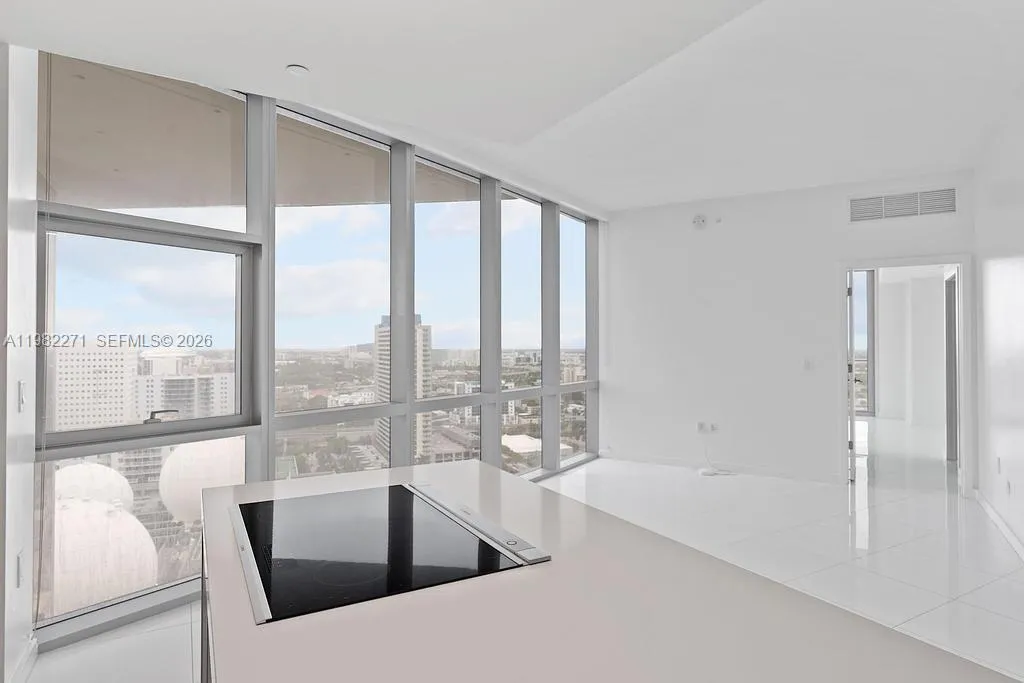 851 NE 1st Ave # 2102, Miami FL 33132