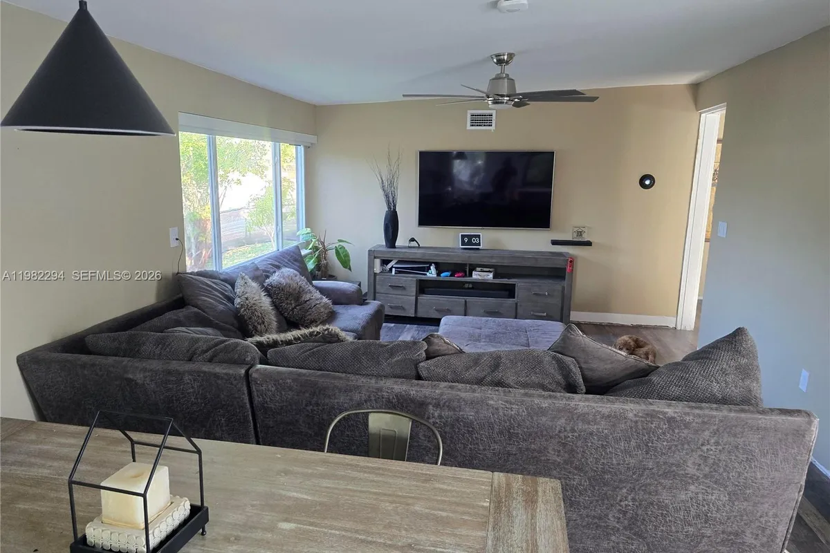 5812 NW 20th Ct, Margate FL 33063