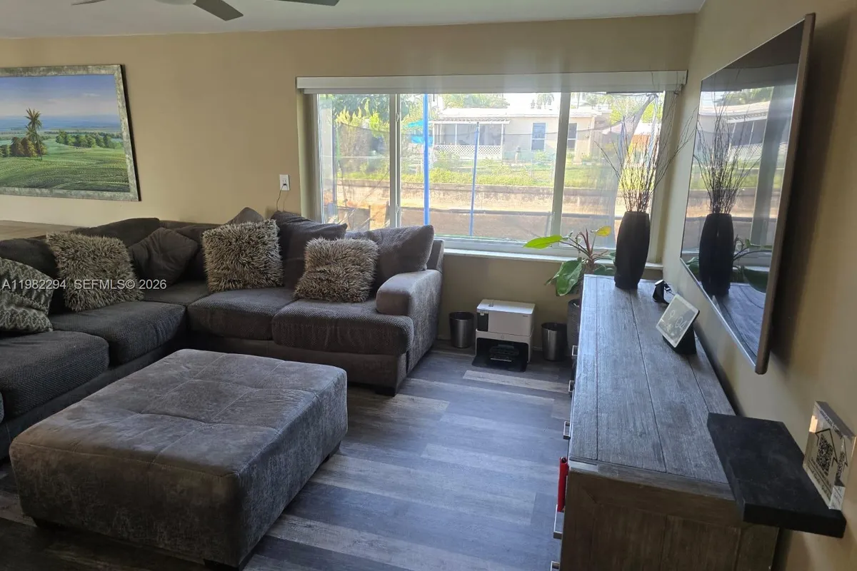 5812 NW 20th Ct, Margate FL 33063