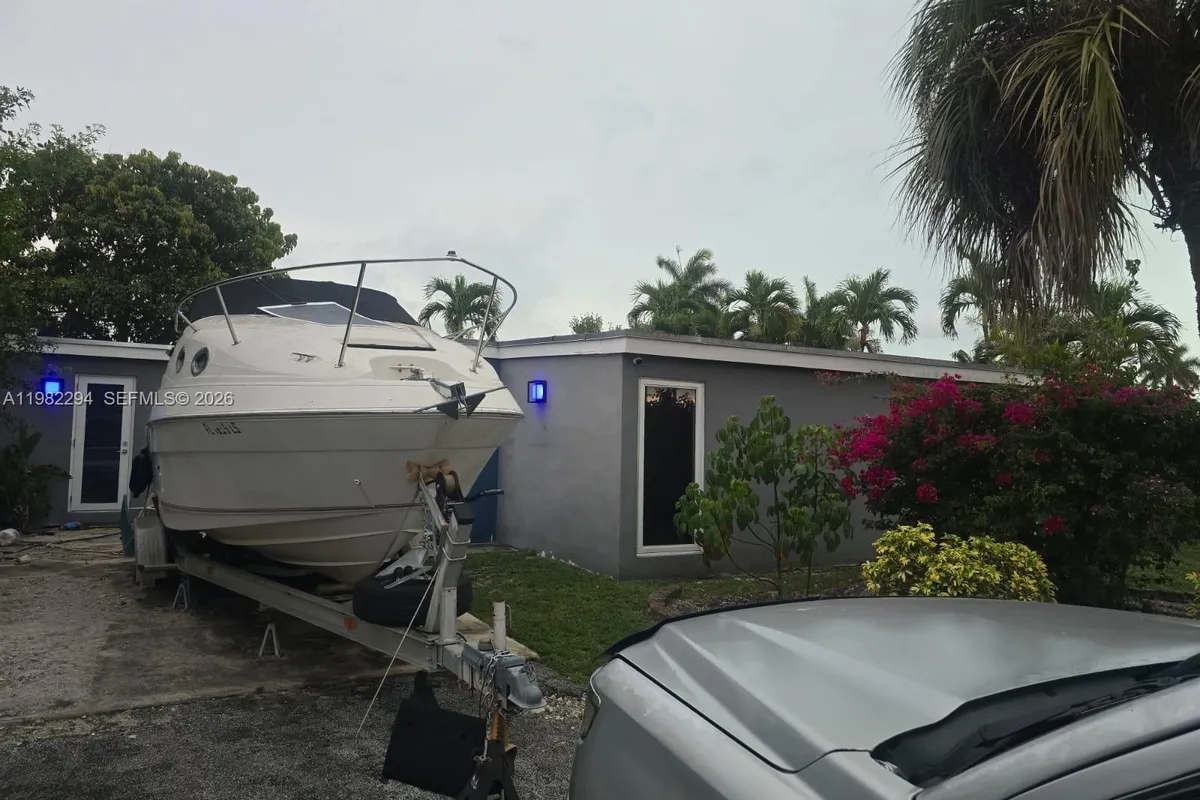 5812 NW 20th Ct, Margate FL 33063