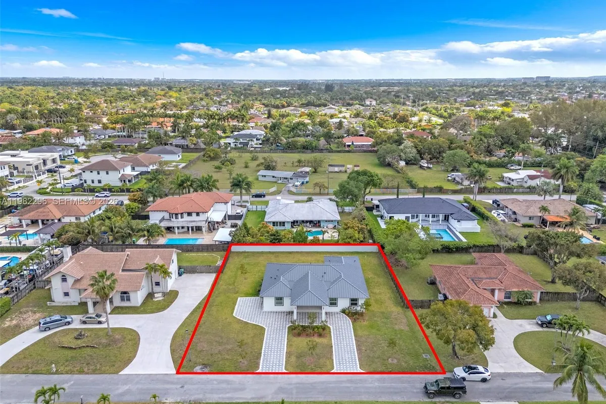 19855 SW 134 CT, Unincorporated Dade County FL 33177