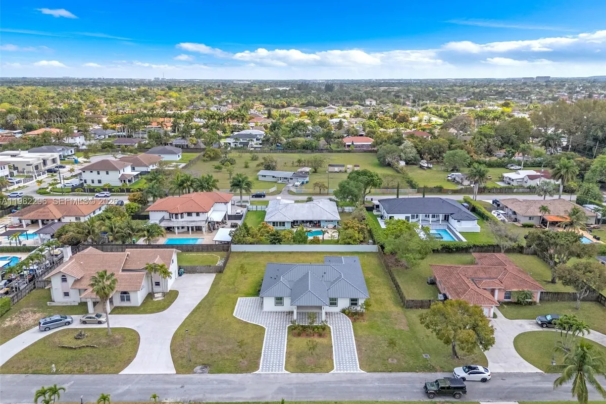 19855 SW 134 CT, Unincorporated Dade County FL 33177