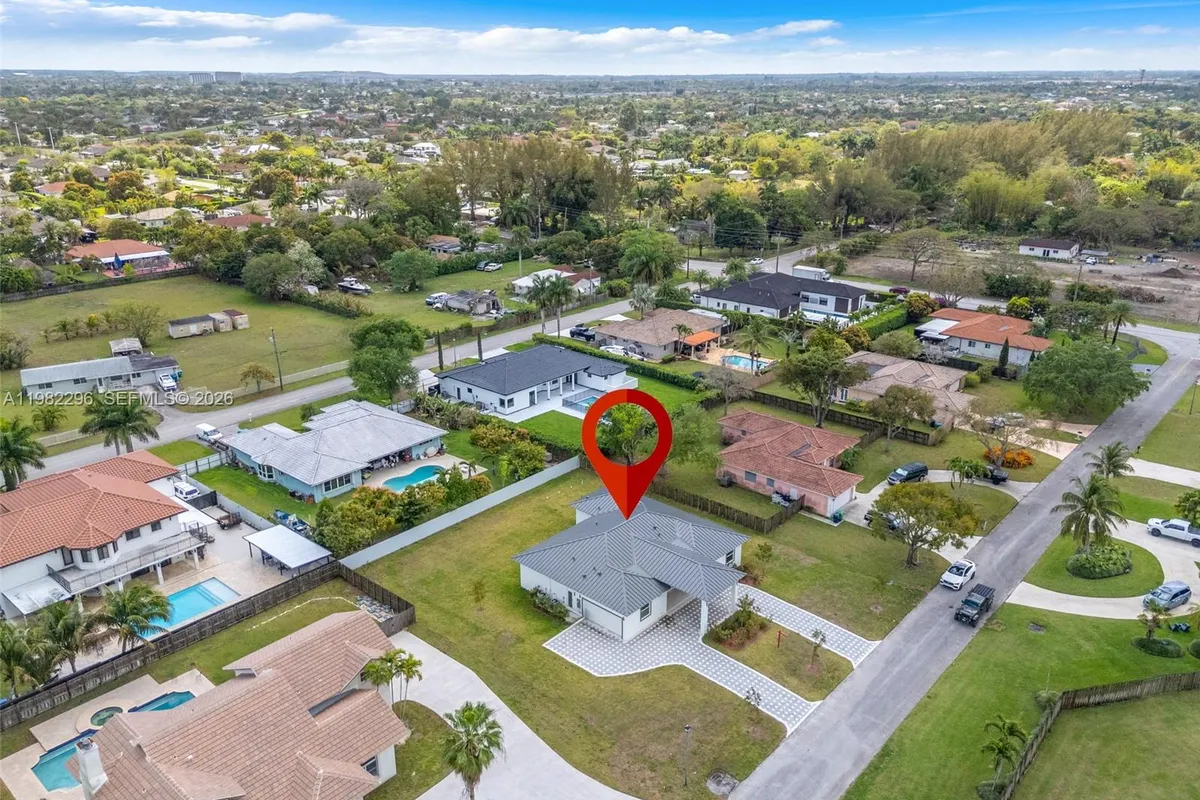 19855 SW 134 CT, Unincorporated Dade County FL 33177