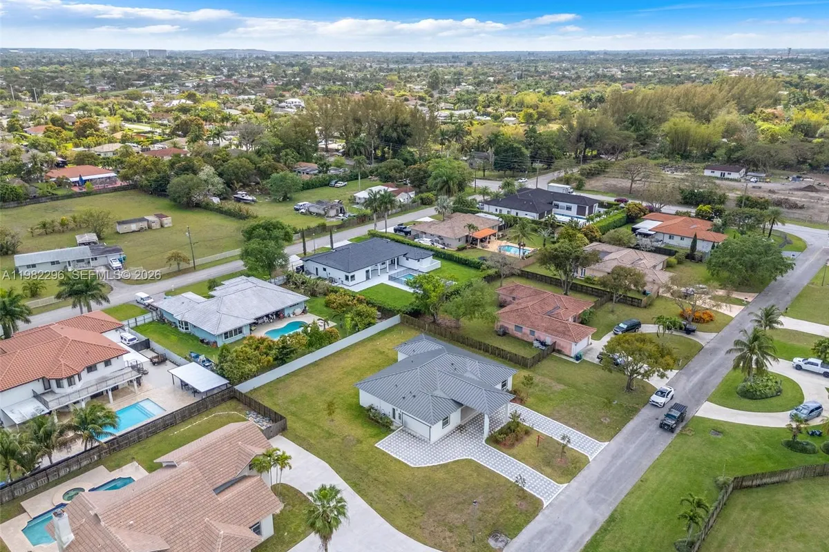 19855 SW 134 CT, Unincorporated Dade County FL 33177