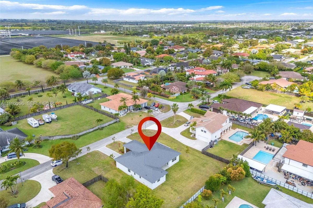 19855 SW 134 CT, Unincorporated Dade County FL 33177