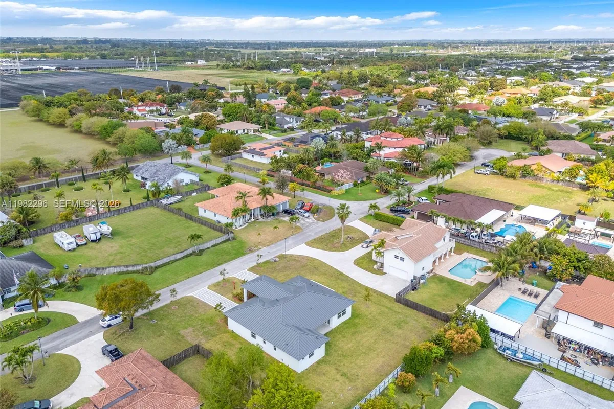 19855 SW 134 CT, Unincorporated Dade County FL 33177