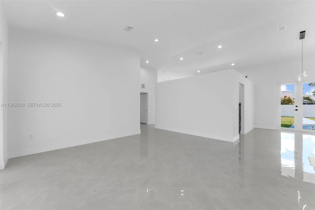 19855 SW 134 CT, Unincorporated Dade County FL 33177