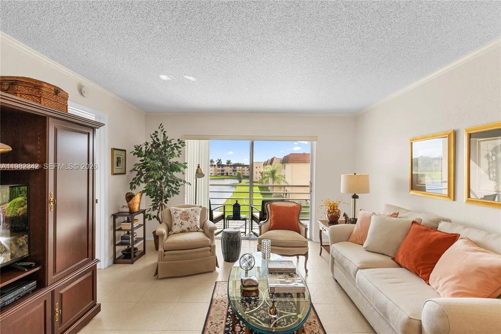 2 bedroom 2 bath for sale at 8950 Sunrise Lakes Blvd # 309, Sunrise FL 33322