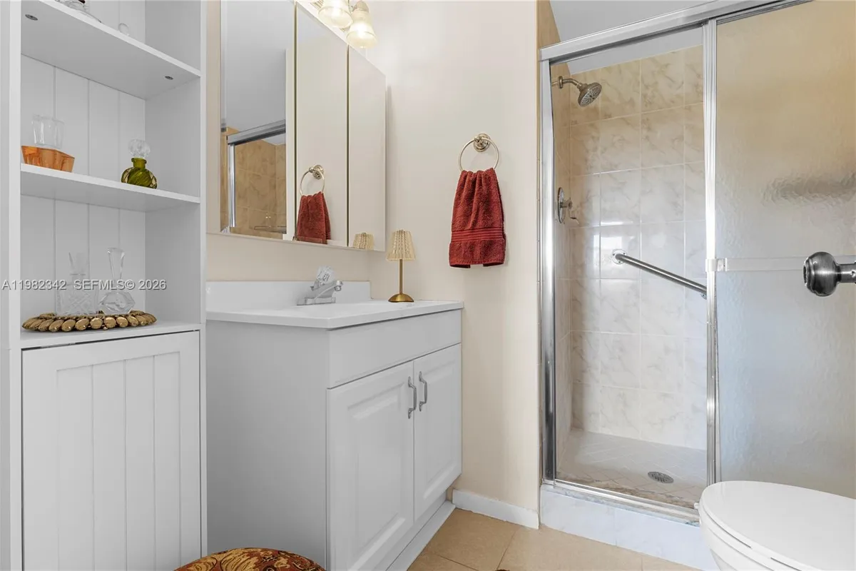 8950 Sunrise Lakes Blvd # 309, Sunrise FL 33322