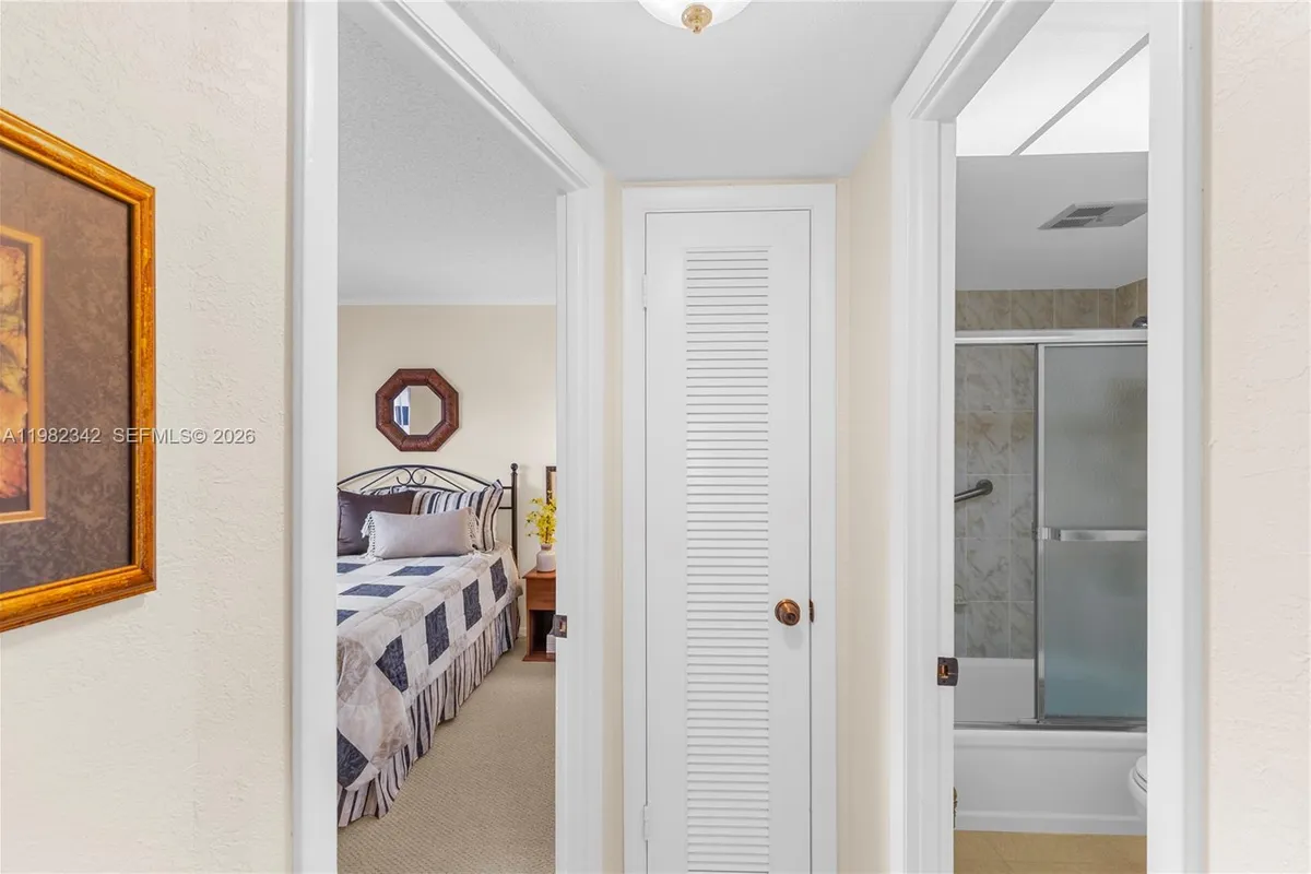 8950 Sunrise Lakes Blvd # 309, Sunrise FL 33322