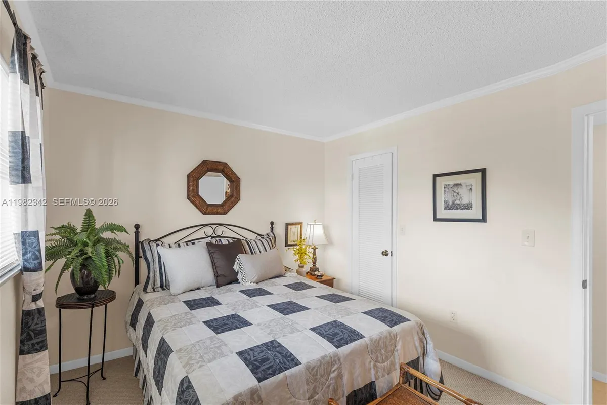 8950 Sunrise Lakes Blvd # 309, Sunrise FL 33322