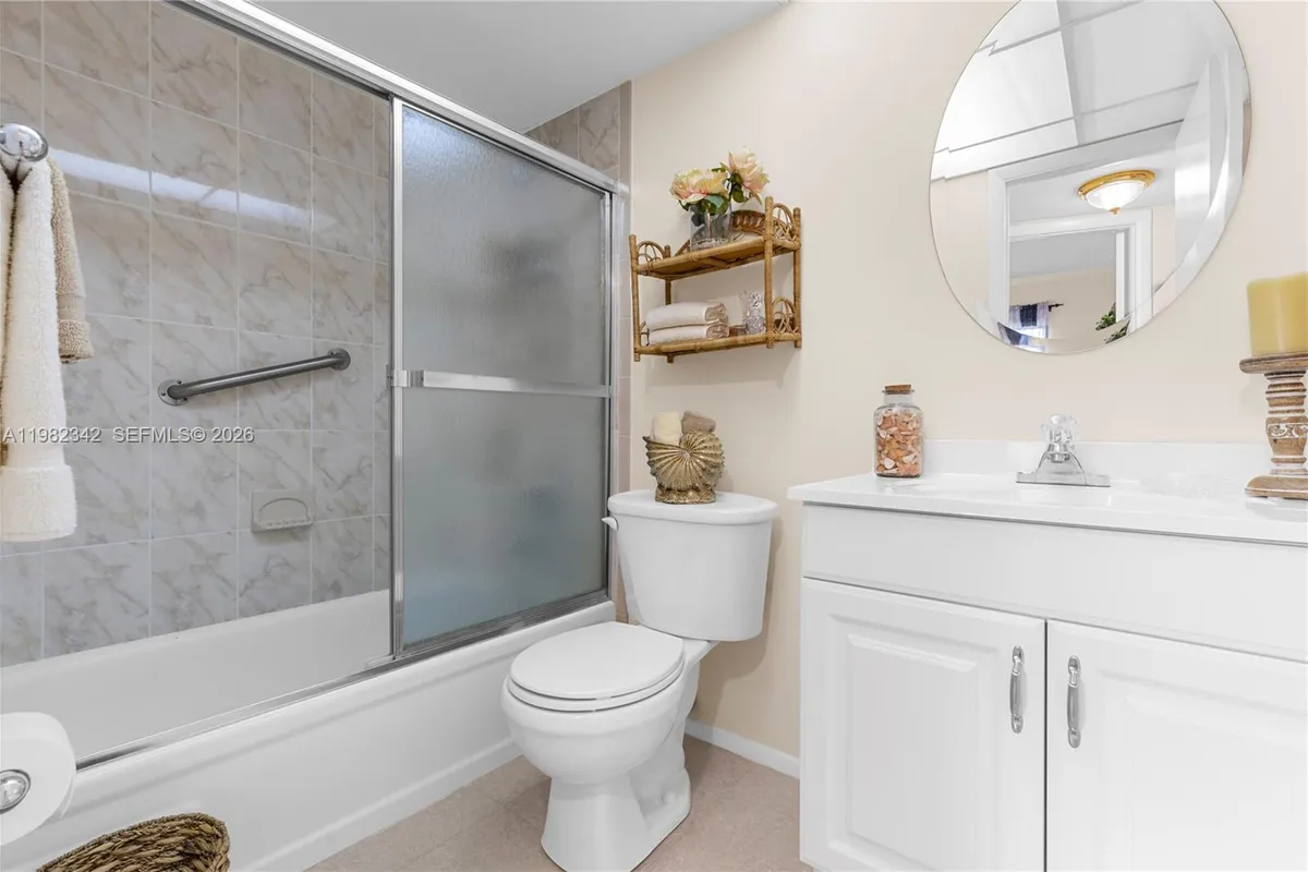 8950 Sunrise Lakes Blvd # 309, Sunrise FL 33322