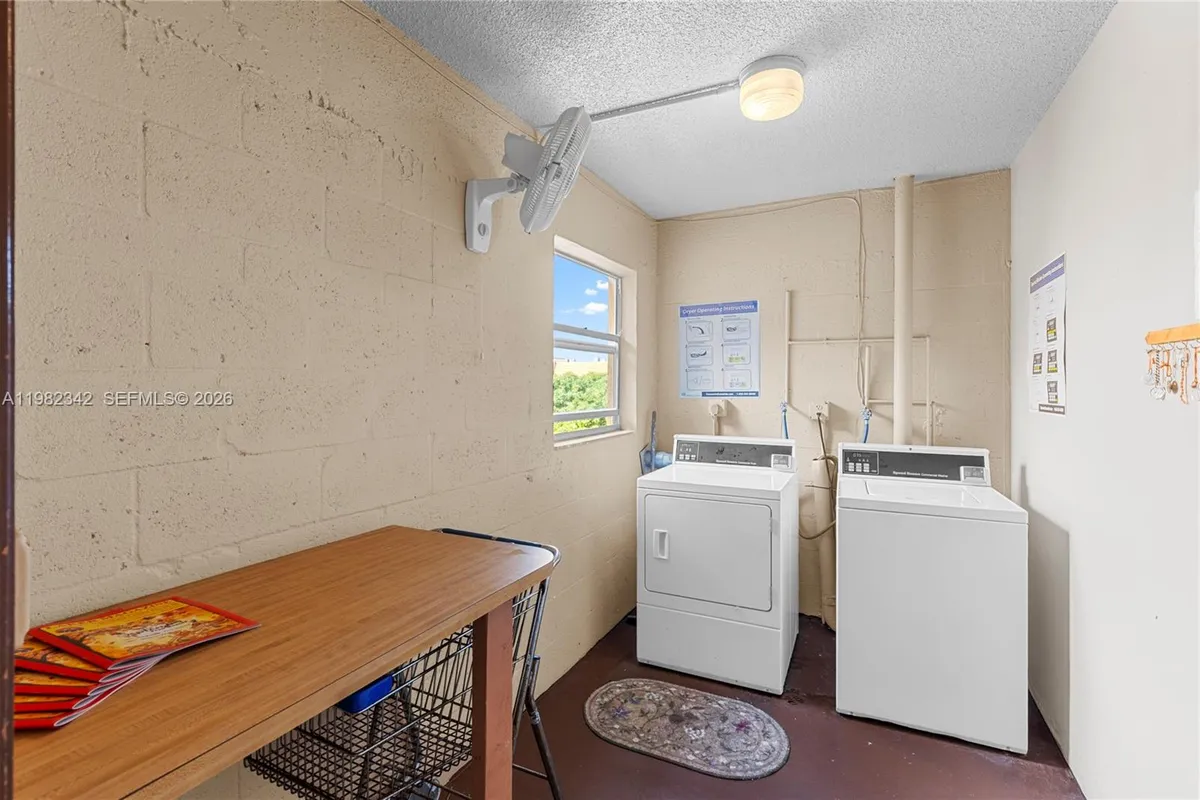 8950 Sunrise Lakes Blvd # 309, Sunrise FL 33322