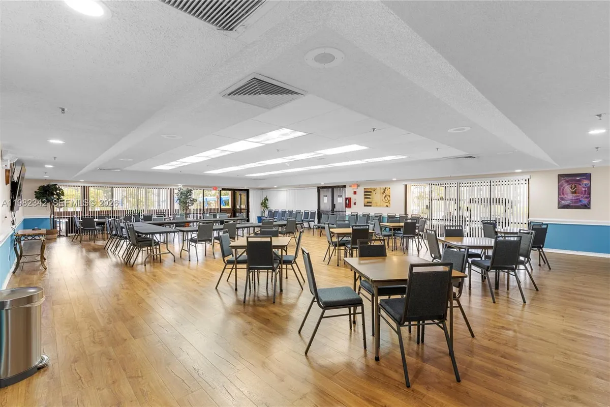 8950 Sunrise Lakes Blvd # 309, Sunrise FL 33322