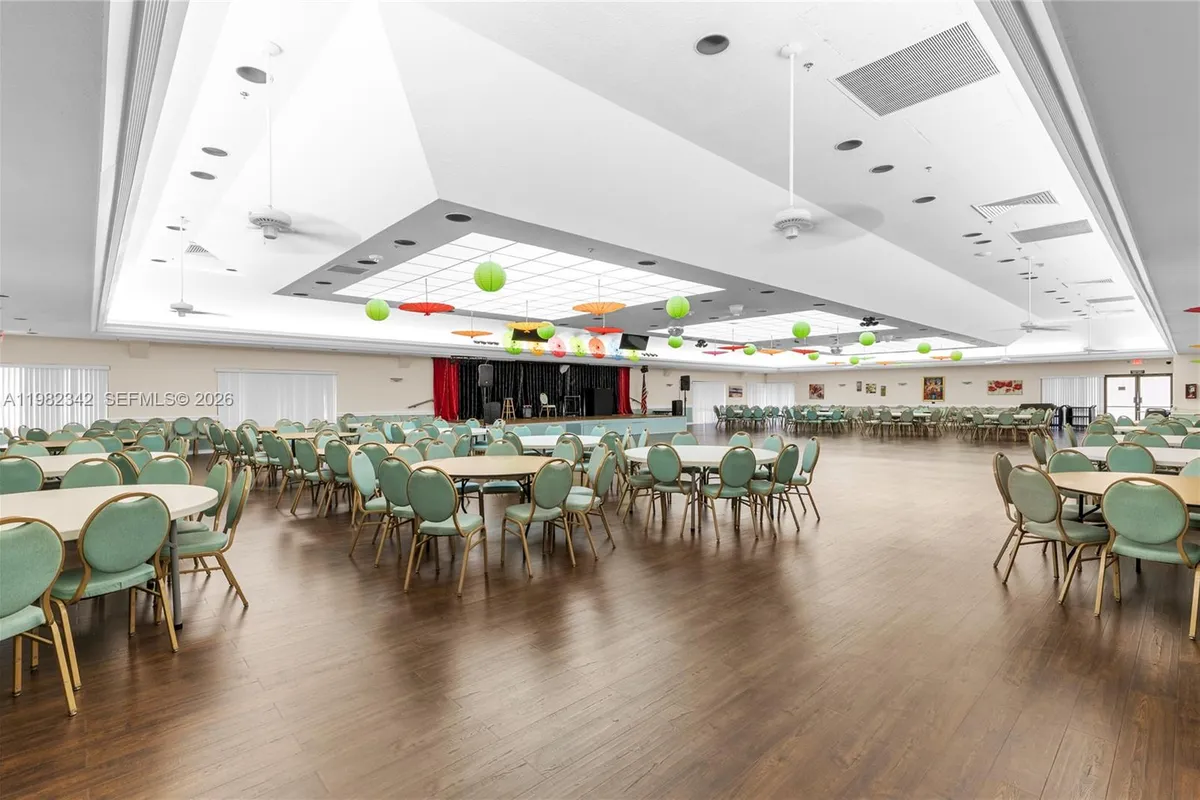 8950 Sunrise Lakes Blvd # 309, Sunrise FL 33322