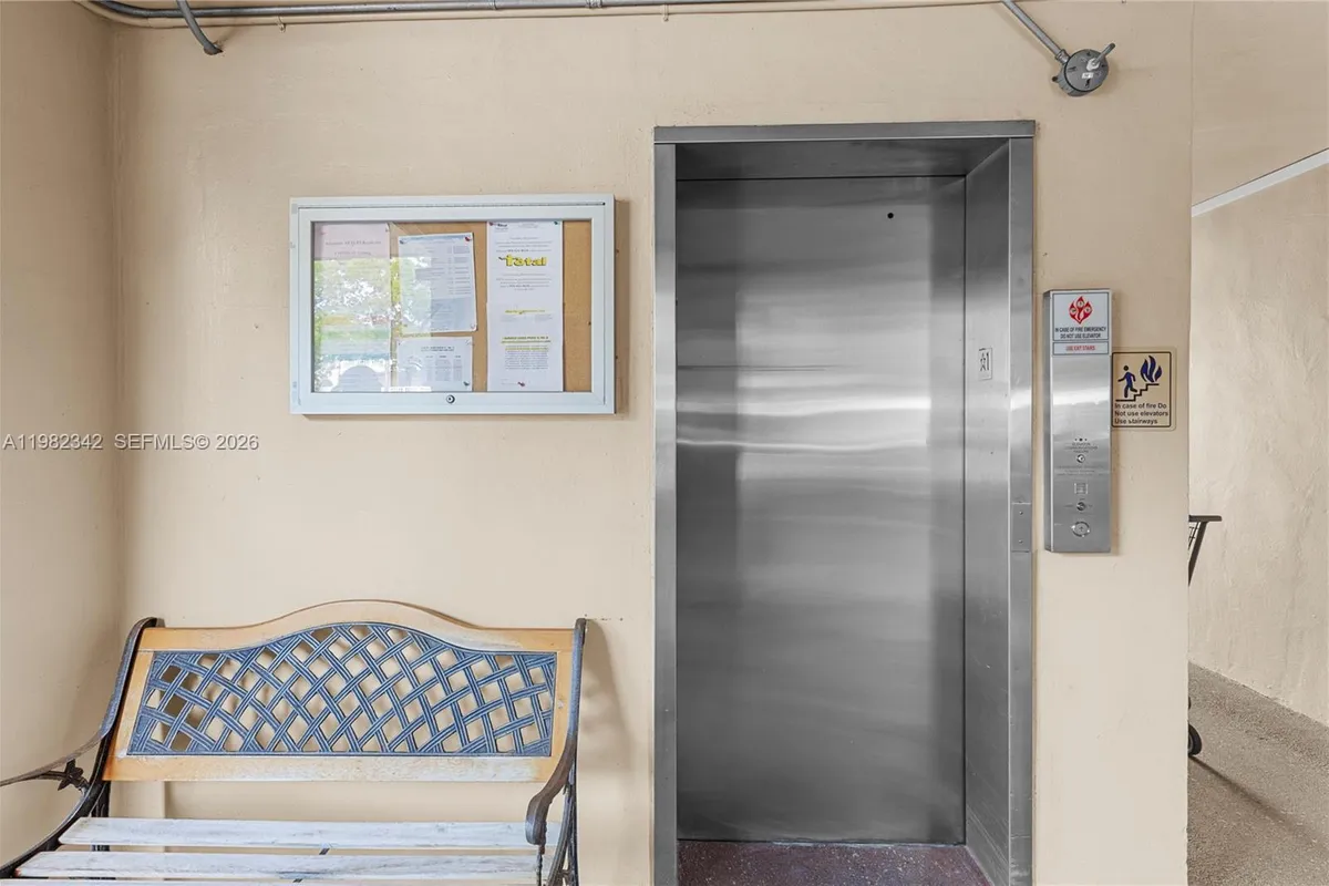 8950 Sunrise Lakes Blvd # 309, Sunrise FL 33322