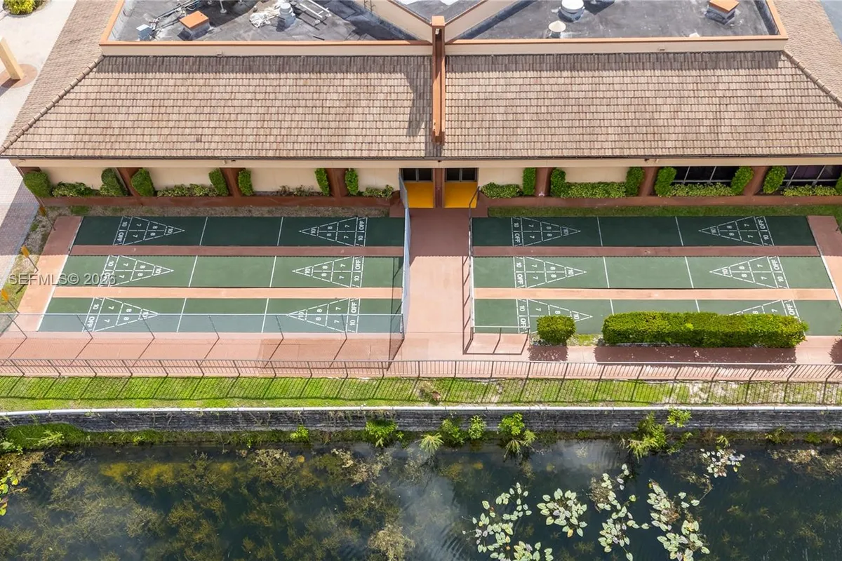 8950 Sunrise Lakes Blvd # 309, Sunrise FL 33322