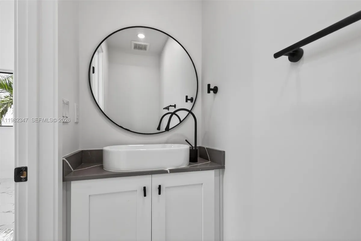 4313 NW 32nd Ave # 4313, Miami FL 33142