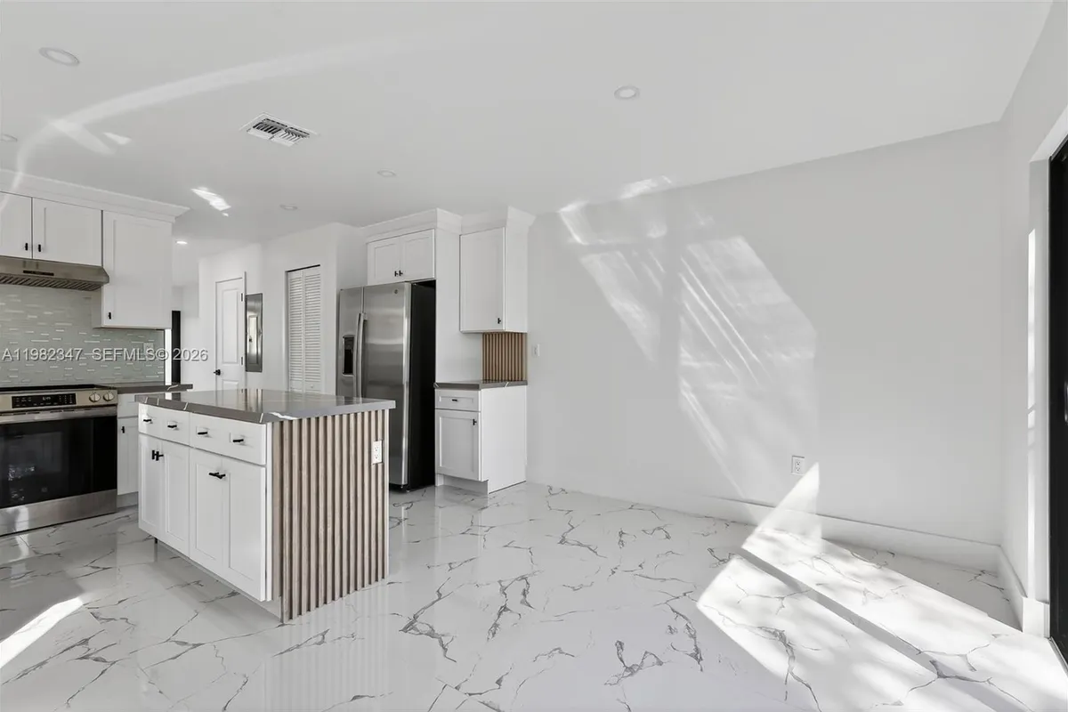 4313 NW 32nd Ave # 4313, Miami FL 33142