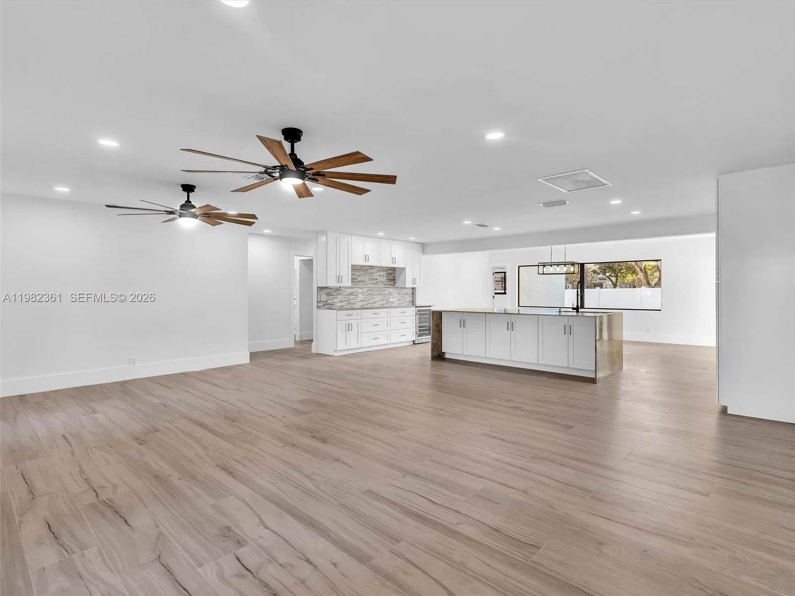 1501 NW 109th Ter, Pembroke Pines FL 33026