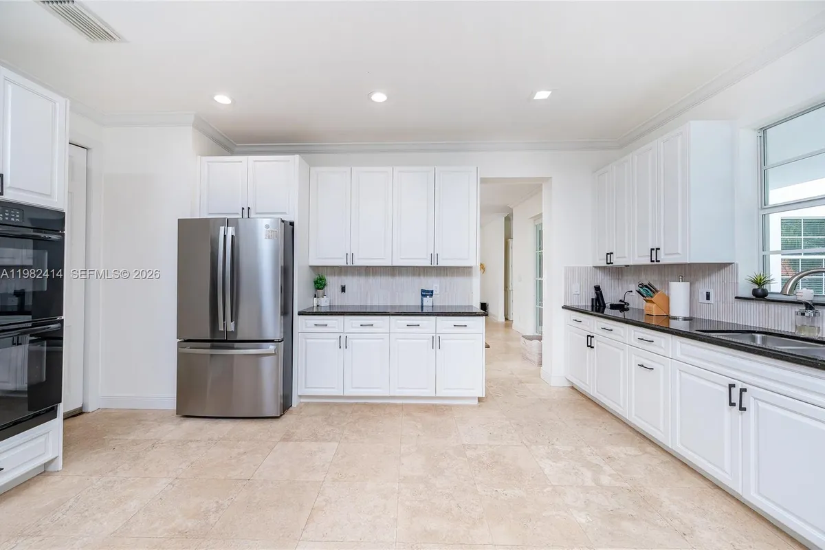 760 Glenridge Rd, Key Biscayne FL 33149