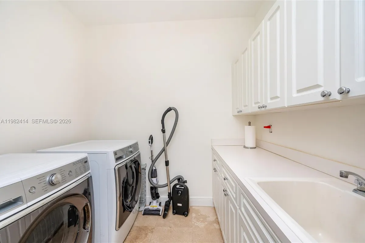 760 Glenridge Rd, Key Biscayne FL 33149