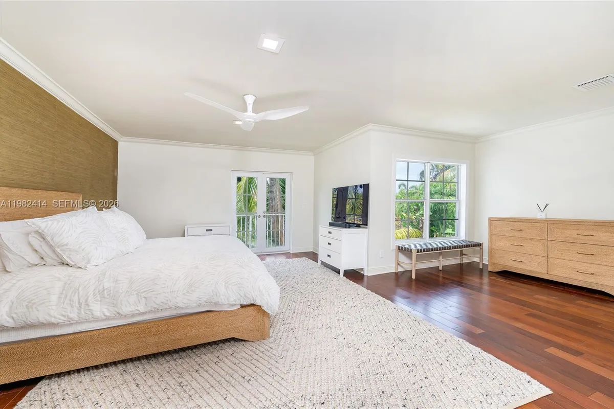 760 Glenridge Rd, Key Biscayne FL 33149