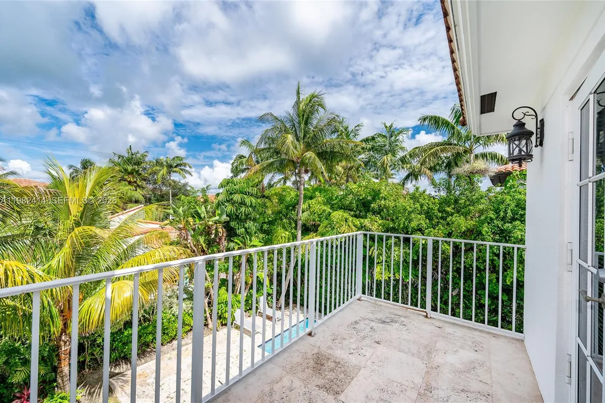 760 Glenridge Rd, Key Biscayne FL 33149