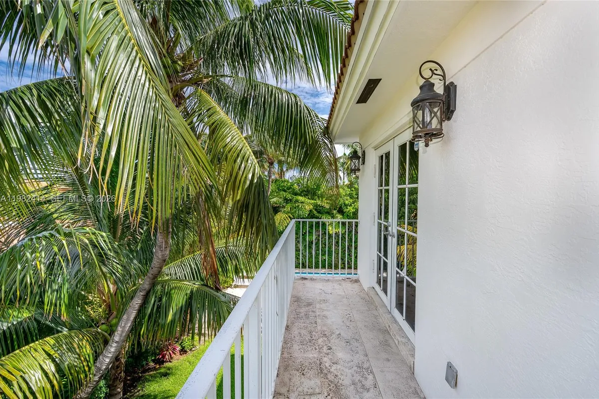 760 Glenridge Rd, Key Biscayne FL 33149