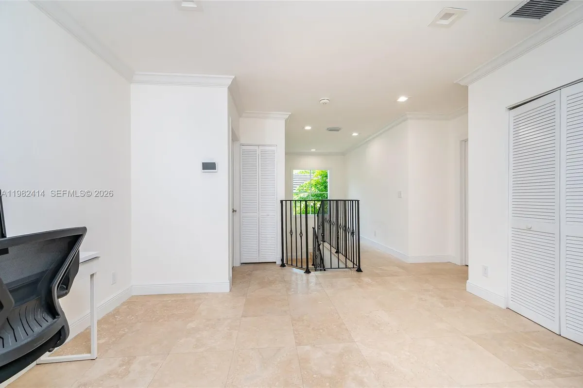 760 Glenridge Rd, Key Biscayne FL 33149