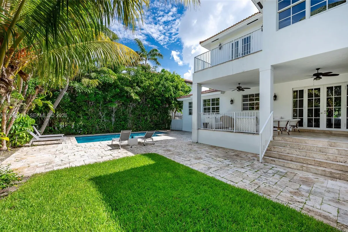 760 Glenridge Rd, Key Biscayne FL 33149