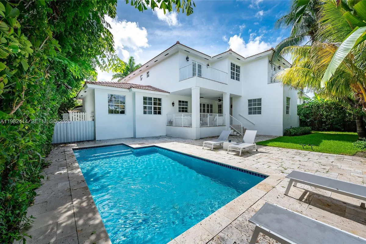760 Glenridge Rd, Key Biscayne FL 33149