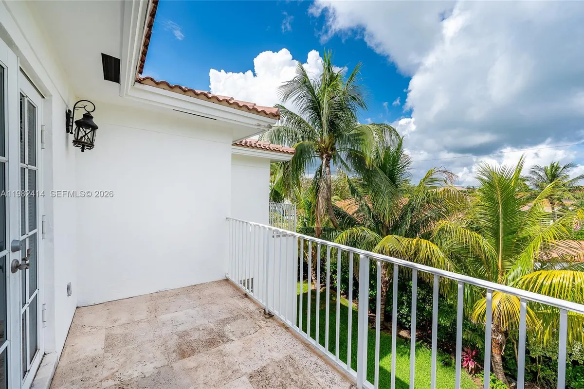 760 Glenridge Rd, Key Biscayne FL 33149