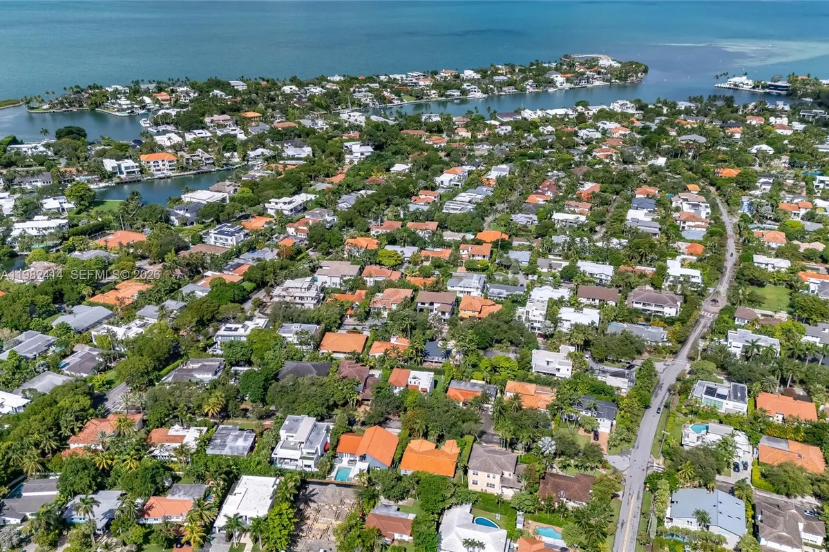 760 Glenridge Rd, Key Biscayne FL 33149