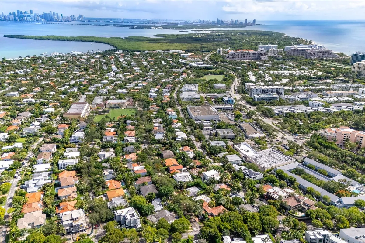 760 Glenridge Rd, Key Biscayne FL 33149