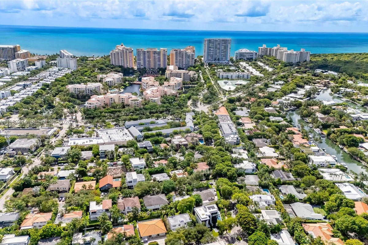 760 Glenridge Rd, Key Biscayne FL 33149